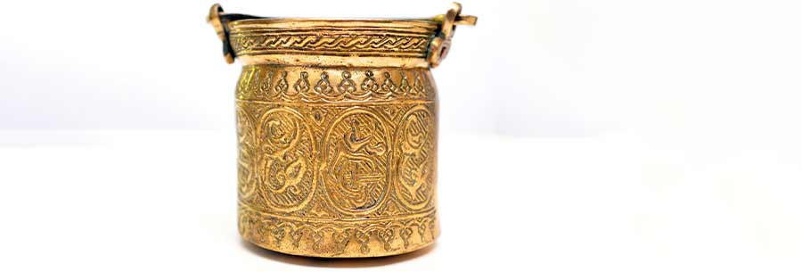Antique Isolate gold urn